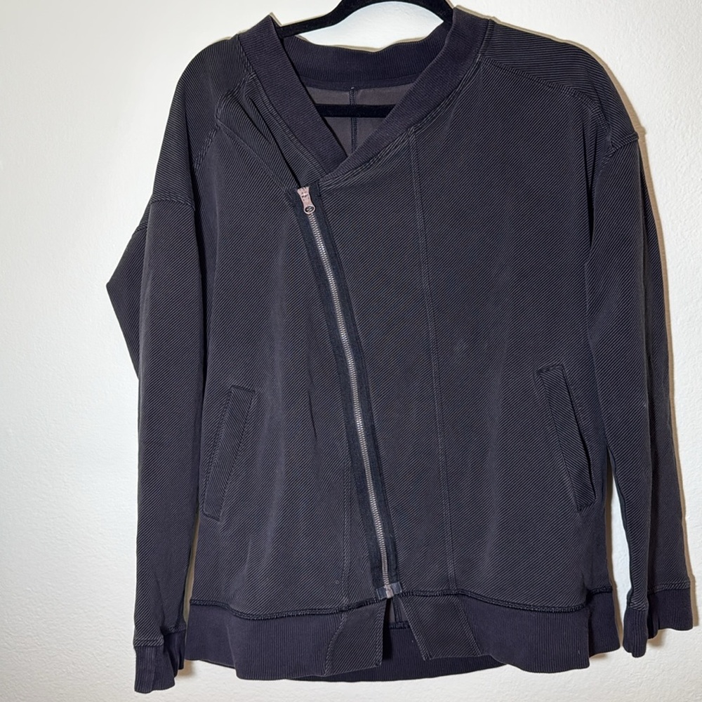 Lululemon Mula bundle wrap assymetrical zip jacket - Picture 3 of 13